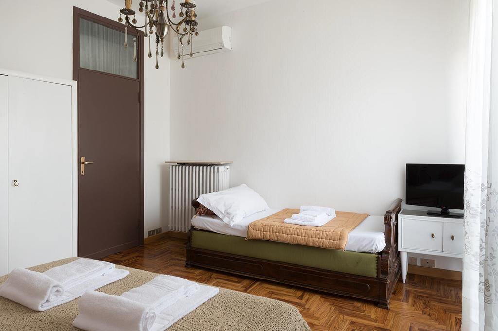 Rooms Villa Bergamo Airport Scanzorosciate Exterior foto